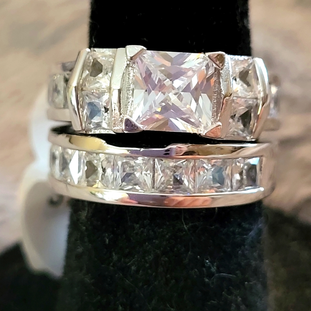 Brand New 925 Sterling Silver Size 5 Wedding Set